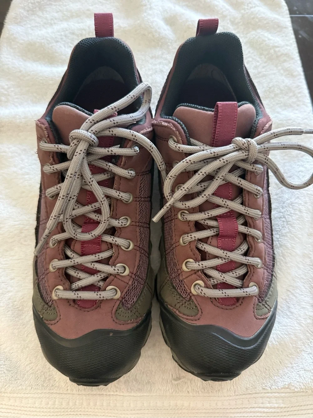 Women’s Athletic Hiking Sneakers in Mauve and Charcoal